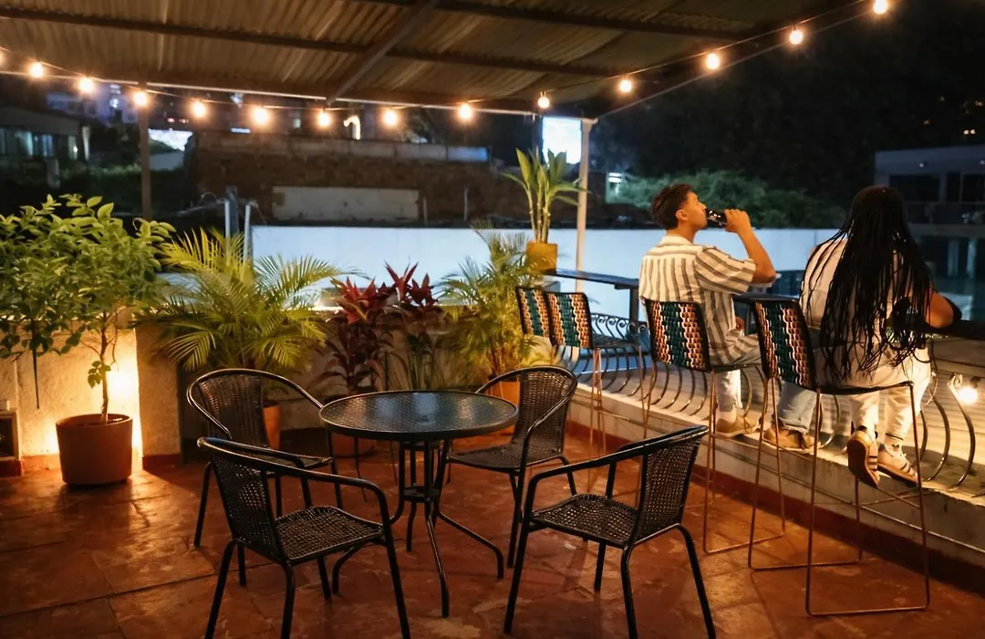 La Familia Hostel - Parque Poblado-1
