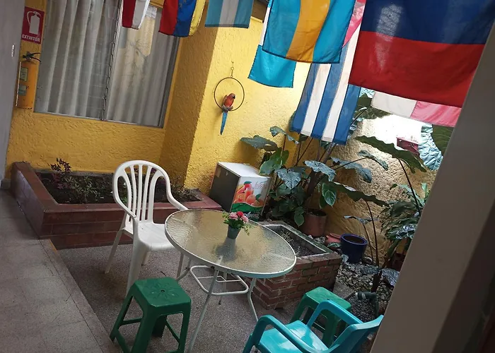 Yellow House Hostel Medellín